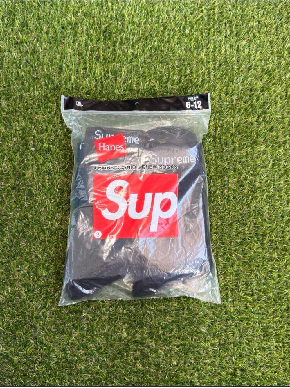Hanes x Supreme Black Crew Socks - Pack of 3